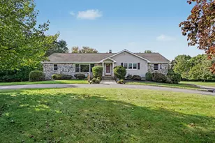 7 Clearview Dr, Woodbridge, CT 06525 - Photo 1