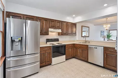 55 Mill Plain Road #9-2, Danbury, CT 06811 - Photo 3