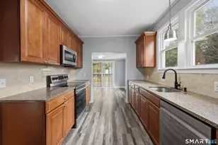 72 Baker Ave, Groton, CT 06340 - Photo 7