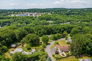 10 Horseshoe Dr, Danbury, CT 06811 - Photo 33