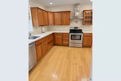 271 Vineyard Avenue, Newington, CT 06111 - Photo 5