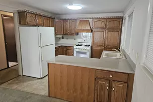21 Platt St, Ansonia, CT 06401 - Photo 3
