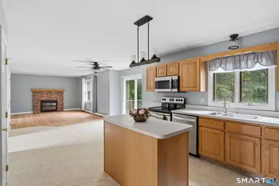 25 Carriage Drive, East Hampton, CT 06424 - Photo 15