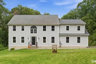 25 Carriage Dr, East Hampton, CT 06424 - Photo 3