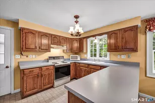 25 Briarwood Ln, Wallingford, CT 06492 - Photo 19