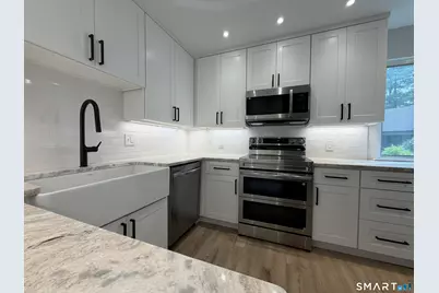 883 Heritage Village #C, Southbury, CT 06488 - Photo 3