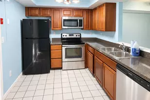 10 Manorwood Dr, Branford, CT 06405 - Photo 5