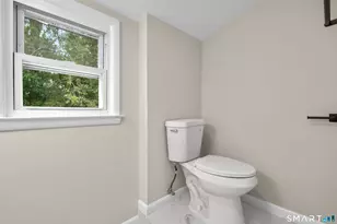 329 Greenwood St, Bridgeport, CT 06606 - Photo 23