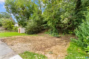 329 Greenwood St, Bridgeport, CT 06606 - Photo 31