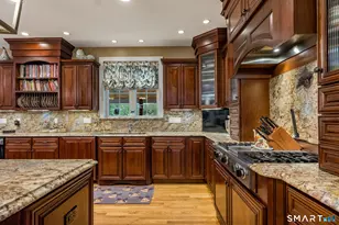 9 Pierpont Ct, North Haven, CT 06473 - Photo 9