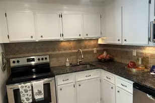 108 Oakwood Ave, West Hartford, CT 06119 - Photo 5
