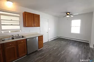 35 Chapman St, East Hartford, CT 06108 - Photo 5