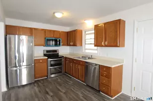 35 Chapman St, East Hartford, CT 06108 - Photo 3
