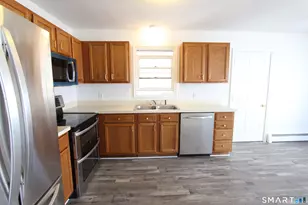 35 Chapman St, East Hartford, CT 06108 - Photo 7
