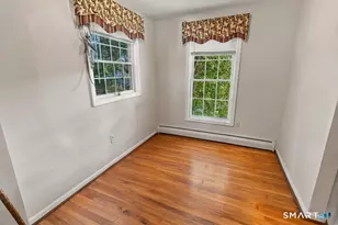 25 Oakwood Rd, East Lyme, CT 06357 - Photo 27