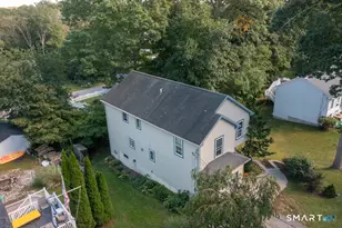 25 Oakwood Rd, East Lyme, CT 06357 - Photo 3