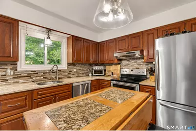 25 Booth Terrace, Hamden, CT 06518 - Photo 9