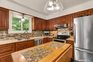 25 Booth Terrace, Hamden, CT 06518 - Photo 9
