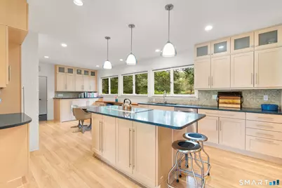 10 Fox Hill Road, Woodbridge, CT 06525 - Photo 3