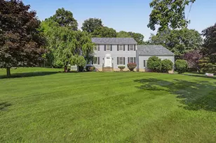 33 W Gerald Dr, Manchester, CT 06040 - Photo 1