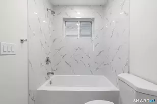 131 Columbia St, Bridgeport, CT 06604 - Photo 29