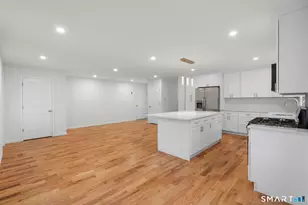131 Columbia St, Bridgeport, CT 06604 - Photo 13