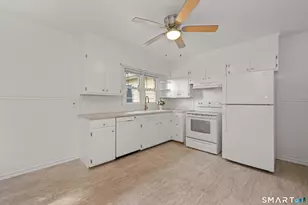12 Rockland Pl, Greenwich, CT 06831 - Photo 7