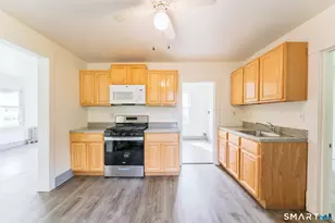 40 Doane St, Manchester, CT 06042 - Photo 17