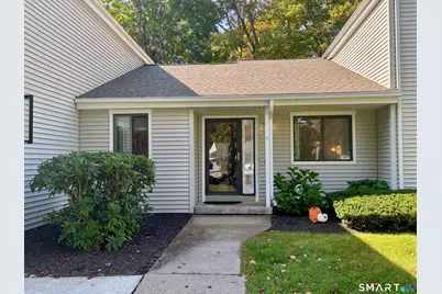 35 Nutmeg Road #B5, Middlebury, CT 06762 - Photo 1