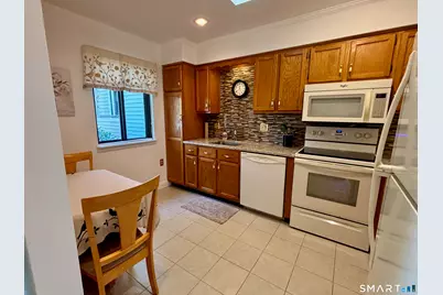 35 Nutmeg Road #B5, Middlebury, CT 06762 - Photo 3