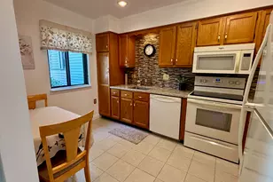 35 Nutmeg Rd, Middlebury, CT 06762 - Photo 3