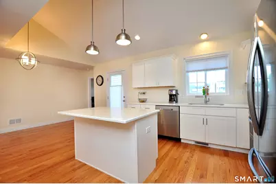 707 Old Village Circle, Windsor, CT 06095 - Photo 11