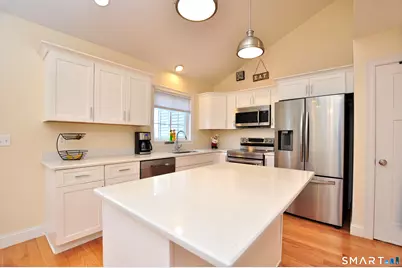 707 Old Village Circle, Windsor, CT 06095 - Photo 9