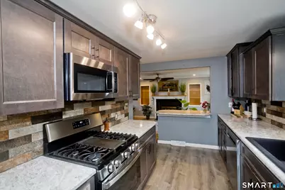 7 Marshall Drive, Enfield, CT 06082 - Photo 11