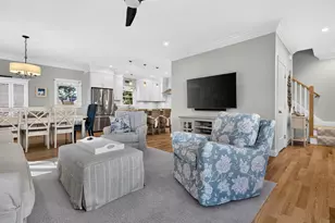 45 Hope St, East Lyme, CT 06357 - Photo 9
