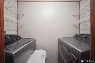 1070 Amity Rd, Bethany, CT 06524 - Photo 7