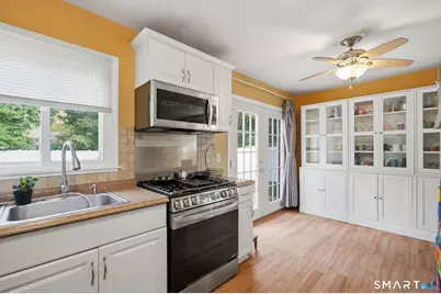13 Corn Tassle Road, Naugatuck, CT 06770 - Photo 9