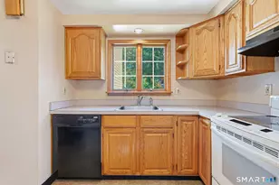 31 Starkweather St, Manchester, CT 06042 - Photo 7