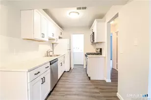 8195 Park Ave, Danbury, CT 06810 - Photo 9