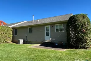 102 N Maple St, Enfield, CT 06082 - Photo 29