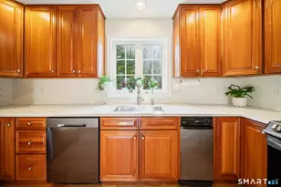 17 Pembrook Rd, Naugatuck, CT 06770 - Photo 9