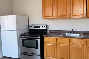 233 White St, Hartford, CT 06114 - Photo 1