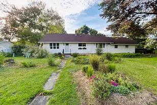 18 Russo Dr, Hamden, CT 06518 - Photo 1