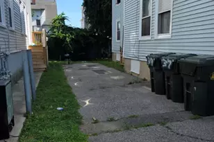 35 Linden St, New London, CT 06320 - Photo 5