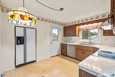 200 Fairfax Drive, Stratford, CT 06614 - Photo 9