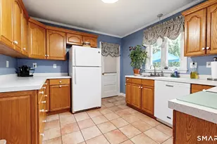77 Jones Hill Rd, West Haven, CT 06516 - Photo 9