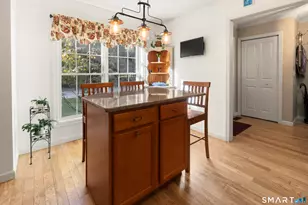 83 Perry St, Putnam, CT 06260 - Photo 5