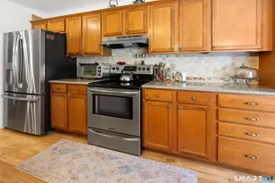 83 Perry St, Putnam, CT 06260 - Photo 3