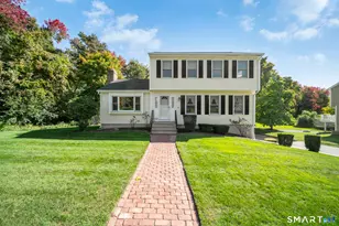 18 Carriage Dr, Seymour, CT 06483 - Photo 1