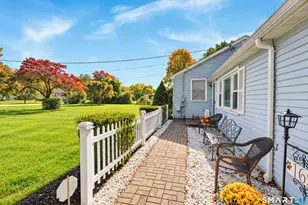 162 Pocono Rd, Brookfield, CT 06804 - Photo 3